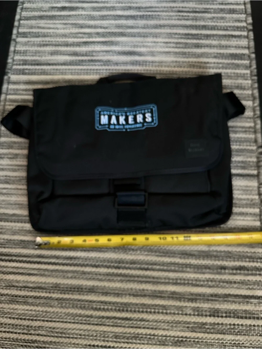 Isaac Mizrahi Crossbody Laptop Messenger Bag “america’s Greatest Makers” tv Show